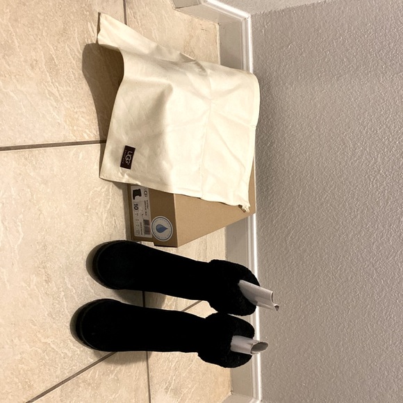 Brand New Ugg with Kyra black - Picture 4 of 9